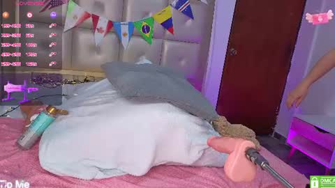 Snapshot of melissa_luu chatting on June 19, 5:50 pm melissa_luu online show from June 19, 5:50 pm