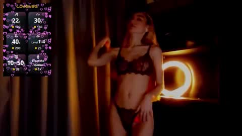 Melissa - Your Dream Girl  online show from March 15, 2:23 pm