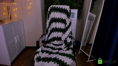 Melissa online show from December 7, 9:55 pm