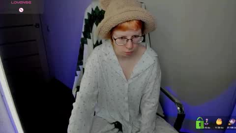 Melissa online show from December 4, 9:12 pm