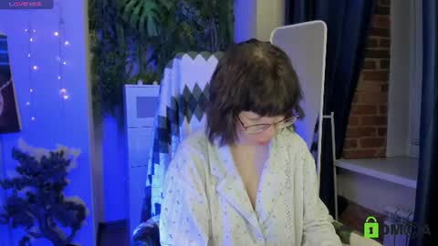 Snapshot of melissa_wells chatting on June 25, 9:19 pm Melissa online show from June 25, 9:19 pm