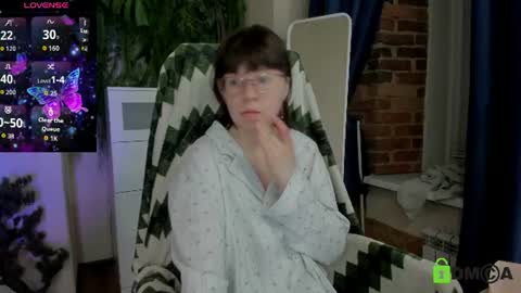 Snapshot of melissa_wells chatting on July 1, 9:14 pm Melissa online show from July 1, 9:14 pm