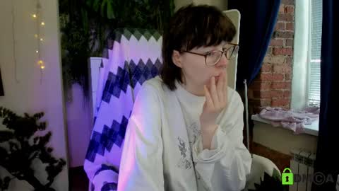 Snapshot of melissa_wells chatting on July 8, 6:07 am Melissa online show from July 8, 6:07 am