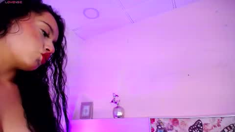 Snapshot of melissaa_bloom chatting on July 21, 11:23 am Melissa online show from July 21, 11:23 am