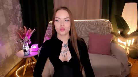 Snapshot of melissabells chatting on November 5, 2:33 am Melisa online show from November 5, 2:33 am