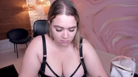 MELISSA online show from October 8, 3:09 pm