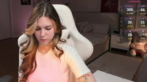 Snapshot of melissamiles chatting on May 20, 6:14 pm melissamiles online show from May 20, 6:14 pm