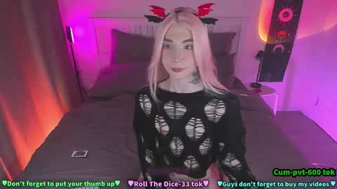 Snapshot of melissaober chatting on October 23, 6:17 pm Melissa or abbreviated Mel or Lis online show from October 23, 6:17 pm