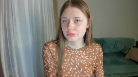 Snapshot of melissssa_bloom chatting on February 23, 9:12 pm Melissa online show from February 23, 9:12 pm