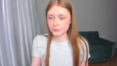 Snapshot of melissssa_bloom chatting on March 1, 5:04 pm Melissa online show from March 1, 5:04 pm