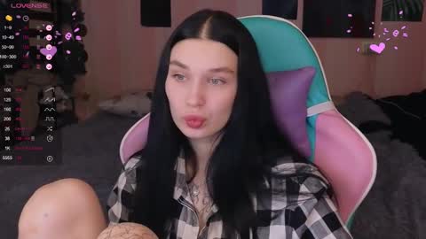 Snapshot of mella_freya chatting on January 9, 9:37 pm Freya IM NONUDE online show from January 9, 9:37 pm
