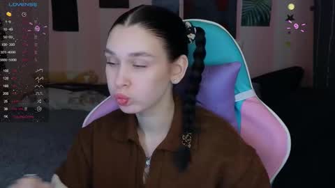 Snapshot of mella_freya chatting on January 15, 8:26 pm Freya IM NONUDE online show from January 15, 8:26 pm