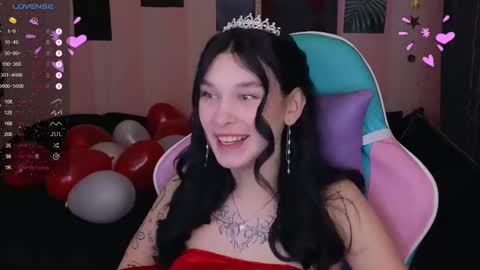 Snapshot of mella_freya chatting on January 22, 9:43 pm Freya IM NONUDE online show from January 22, 9:43 pm