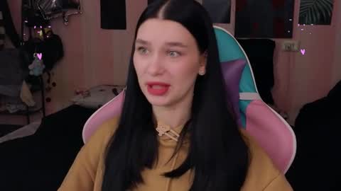 Snapshot of mella_freya chatting on February 5, 8:57 pm Freya IM NONUDE online show from February 5, 8:57 pm