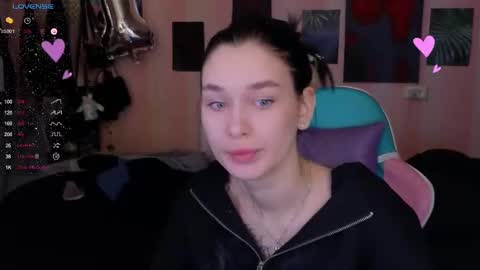 Snapshot of mella_freya chatting on February 20, 9:31 pm Freya IM NONUDE online show from February 20, 9:31 pm