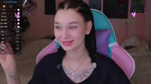 Snapshot of mella_freya chatting on February 27, 9:14 pm Freya IM NONUDE online show from February 27, 9:14 pm