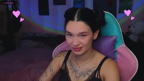 Snapshot of mella_freya chatting on September 23, 12:24 am Freya IM NONUDE online show from September 23, 12:24 am