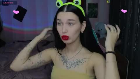 Snapshot of mella_freya chatting on October 12, 10:53 pm Freya IM NONUDE online show from October 12, 10:53 pm