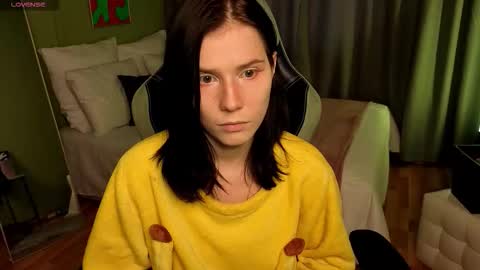 mellhyees online show from November 5, 12:16 pm