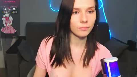 mellhyees online show from March 17, 5:38 pm