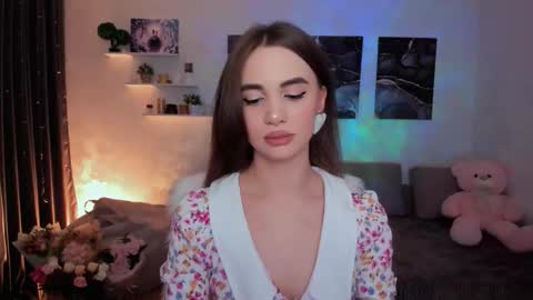 Snapshot of mellifluoustess chatting on December 15, 10:03 pm Tessa online show from December 15, 10:03 pm