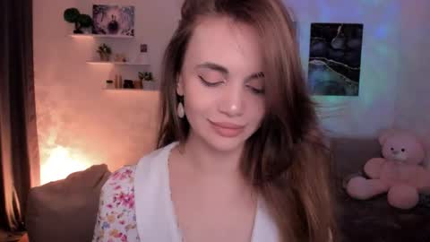 Snapshot of mellifluoustess chatting on May 5, 9:23 pm Tessa online show from May 5, 9:23 pm