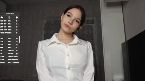 EVA online show from October 14, 7:14 pm