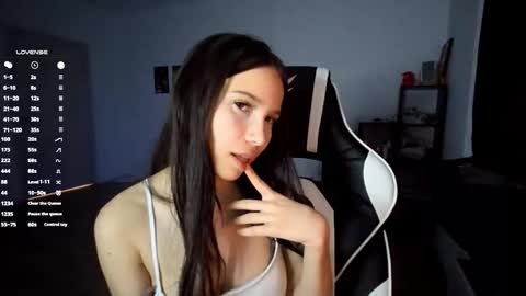 EVA online show from October 29, 7:15 pm