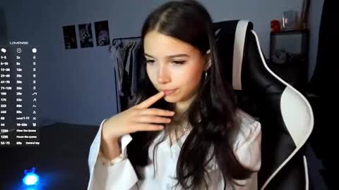 EVA online show from November 3, 7:26 pm