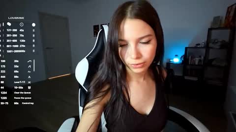 EVA online show from November 11, 4:07 pm