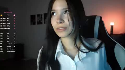 EVA online show from November 14, 4:17 pm