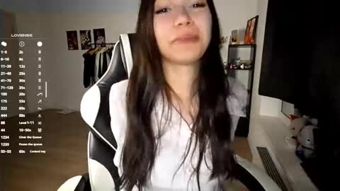 EVA online show from November 21, 4:27 pm