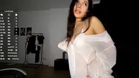 EVA online show from November 29, 4:32 pm