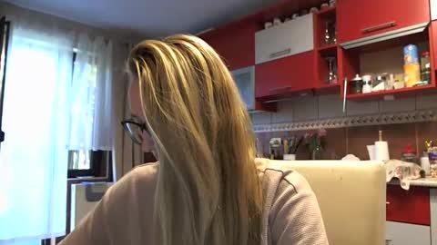 Melly online show from September 16, 6:25 am