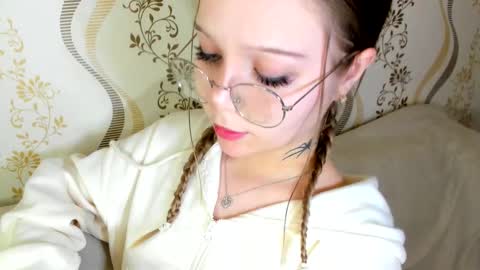 Snapshot of melmooon chatting on October 10, 9:14 pm MelMooon online show from October 10, 9:14 pm