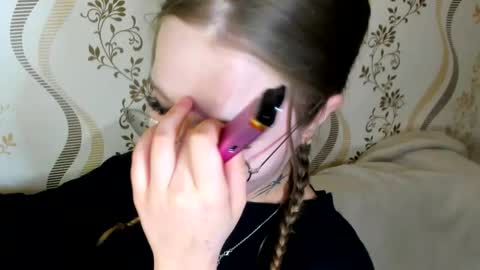 Snapshot of melmooon chatting on October 29, 3:14 pm MelMooon online show from October 29, 3:14 pm