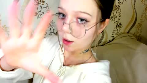 Snapshot of melmooon chatting on November 5, 8:09 pm MelMooon online show from November 5, 8:09 pm