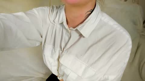 MelMooon online show from February 24, 3:54 pm