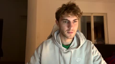 Snapshot of melodicass chatting on December 1, 10:32 pm Melodicass online show from December 1, 10:32 pm