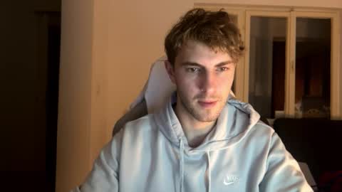 Snapshot of melodicass chatting on December 2, 2:09 am Melodicass online show from December 2, 2:09 am