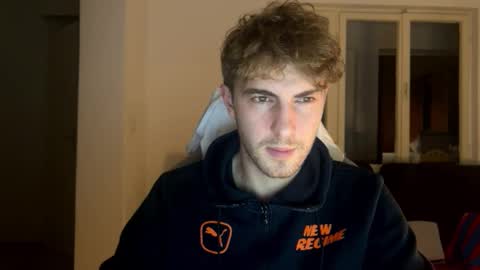 Snapshot of melodicass chatting on December 4, 3:26 am Melodicass online show from December 4, 3:26 am