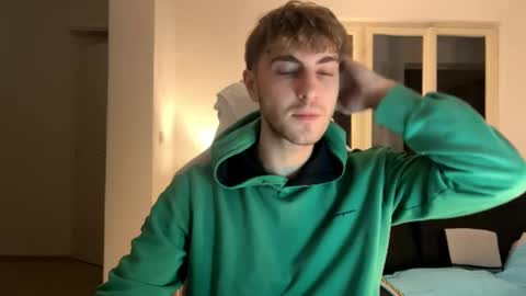 Snapshot of melodicass chatting on January 5, 12:20 am Melodicass online show from January 5, 12:20 am