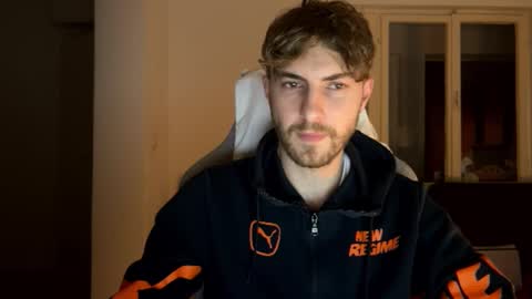 Snapshot of melodicass chatting on February 25, 10:29 pm Melodicass online show from February 25, 10:29 pm