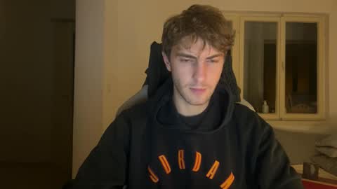 Snapshot of melodicass chatting on November 6, 11:37 pm Melodicass online show from November 6, 11:37 pm