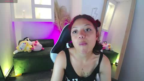 Snapshot of melody701583as chatting on June 6, 12:21 pm melody701583as online show from June 6, 12:21 pm