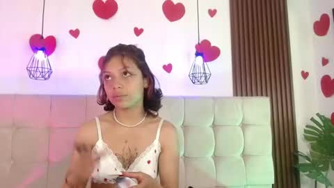 Snapshot of melody701583as chatting on August 7, 1:13 pm melody701583as online show from August 7, 1:13 pm