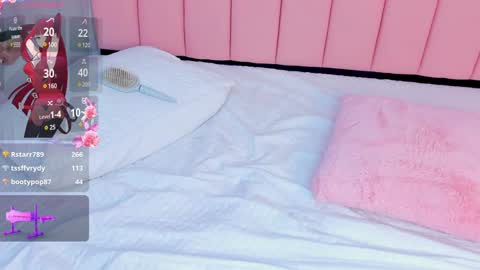 Snapshot of melody_blake16 chatting on December 6, 5:44 pm online show from December 6, 5:44 pm