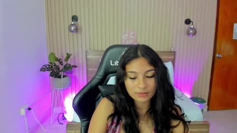 Snapshot of melody_flowers chatting on March 7, 3:28 pm Melody online show from March 7, 3:28 pm