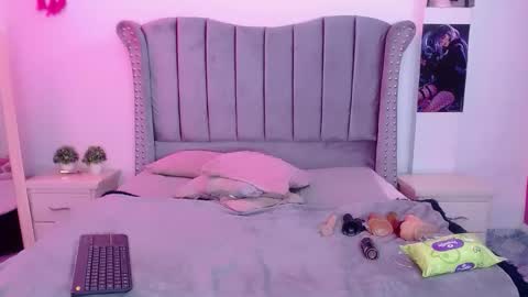 Snapshot of melody_toy chatting on November 19, 10:21 pm melody online show from November 19, 10:21 pm