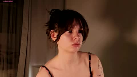 melody  online show from April 15, 4:25 pm